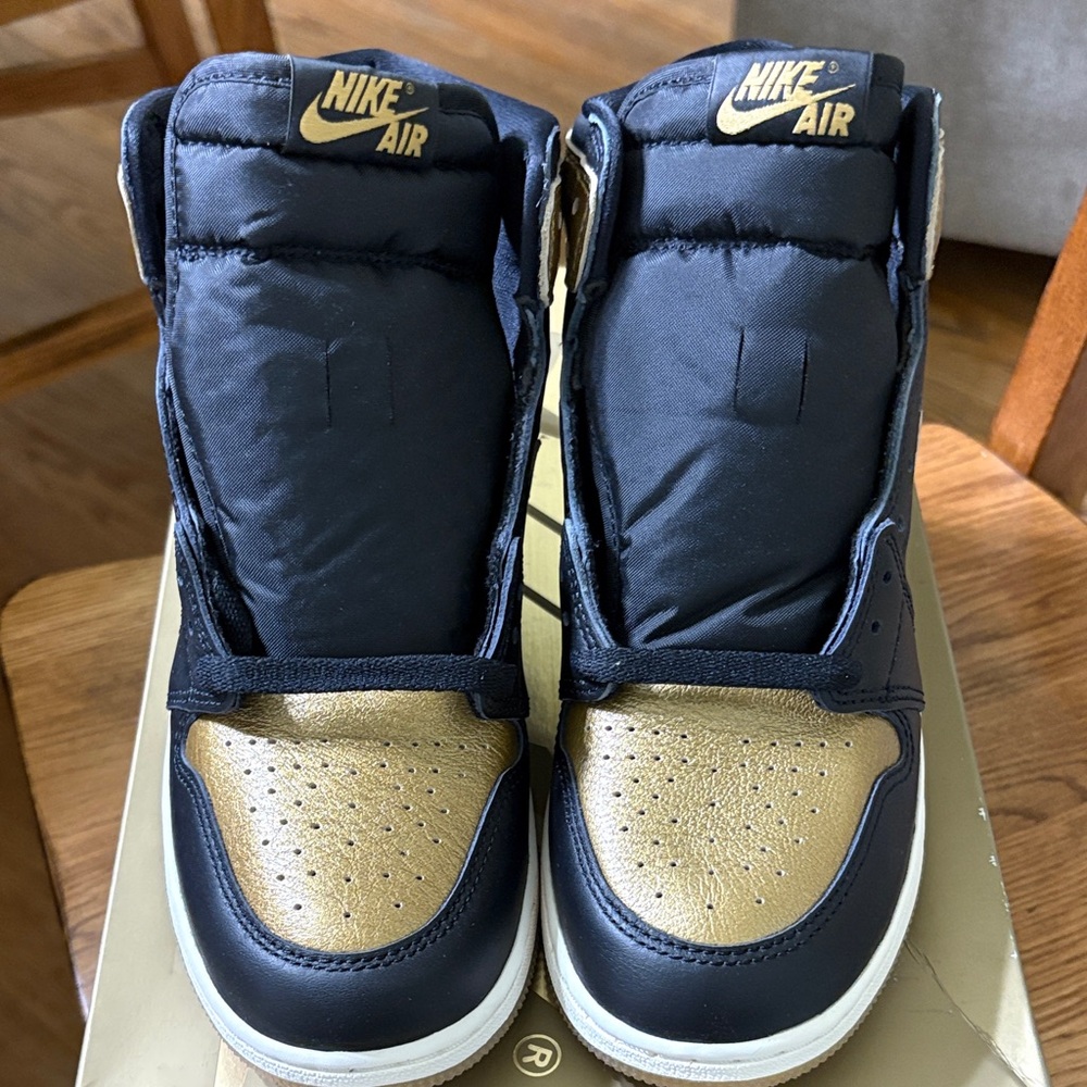 Nike Jordan 1 high OG Retro Black/Gold